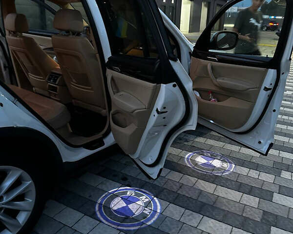 Белый БМВ Х3, объемом двигателя 2 л и пробегом 290 тыс. км за 10500 $, фото 10 на Automoto.ua