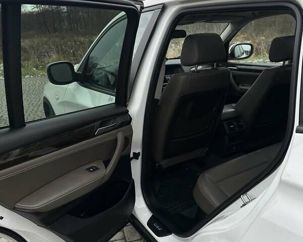 Білий БМВ Х3, об'ємом двигуна 2 л та пробігом 100 тис. км за 14500 $, фото 15 на Automoto.ua