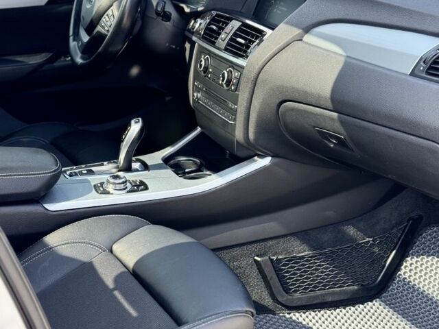 Белый БМВ Х3, объемом двигателя 2 л и пробегом 230 тыс. км за 18703 $, фото 4 на Automoto.ua