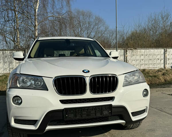 Белый БМВ Х3, объемом двигателя 3 л и пробегом 240 тыс. км за 10999 $, фото 8 на Automoto.ua