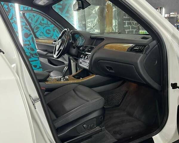 Белый БМВ Х3, объемом двигателя 2 л и пробегом 230 тыс. км за 12800 $, фото 4 на Automoto.ua