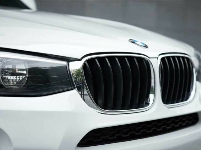 Белый БМВ Х3, объемом двигателя 2 л и пробегом 235 тыс. км за 17000 $, фото 2 на Automoto.ua