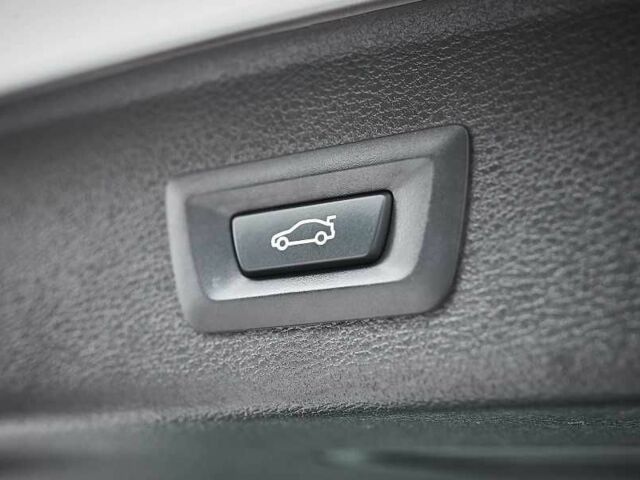 Белый БМВ Х3, объемом двигателя 2 л и пробегом 235 тыс. км за 17000 $, фото 16 на Automoto.ua