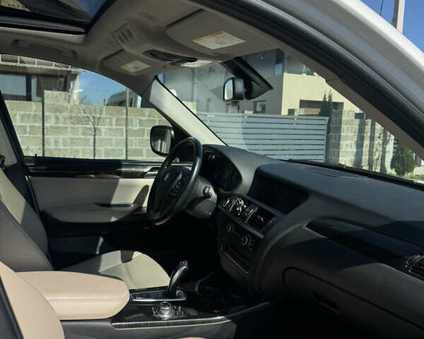 Белый БМВ Х3, объемом двигателя 2 л и пробегом 176 тыс. км за 16000 $, фото 9 на Automoto.ua