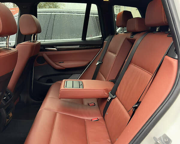 Білий БМВ Х3, об'ємом двигуна 2 л та пробігом 209 тис. км за 13399 $, фото 9 на Automoto.ua