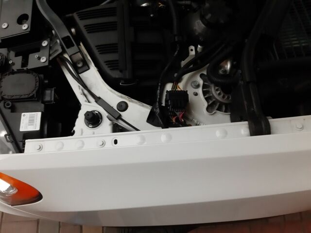 Белый БМВ Х3, объемом двигателя 2 л и пробегом 113 тыс. км за 14500 $, фото 18 на Automoto.ua