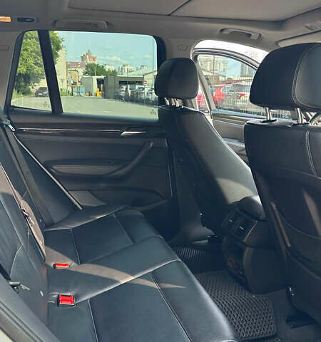 Белый БМВ Х3, объемом двигателя 2 л и пробегом 188 тыс. км за 13900 $, фото 12 на Automoto.ua