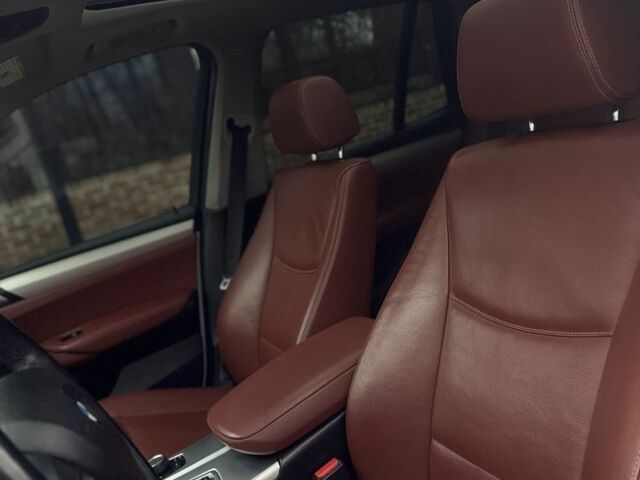 Білий БМВ Х3, об'ємом двигуна 2 л та пробігом 166 тис. км за 12500 $, фото 4 на Automoto.ua