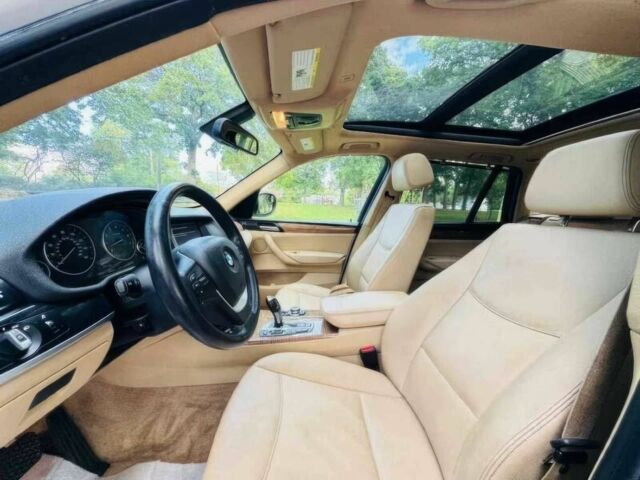 Белый БМВ Х3, объемом двигателя 3 л и пробегом 84 тыс. км за 3700 $, фото 6 на Automoto.ua