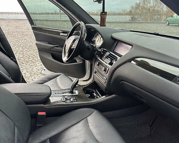 Білий БМВ Х3, об'ємом двигуна 2 л та пробігом 155 тис. км за 12850 $, фото 10 на Automoto.ua