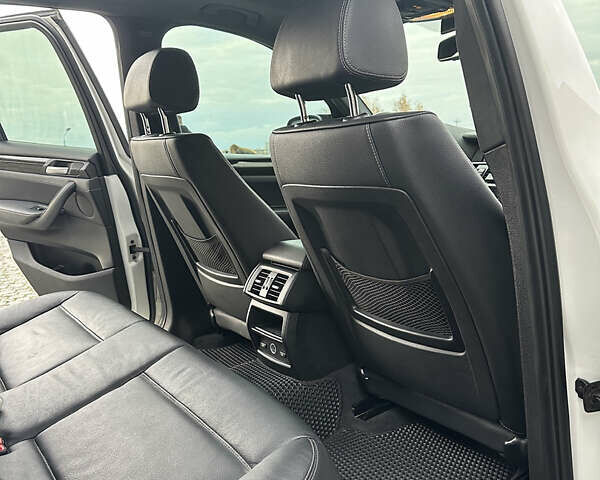 Білий БМВ Х3, об'ємом двигуна 2 л та пробігом 155 тис. км за 12850 $, фото 8 на Automoto.ua