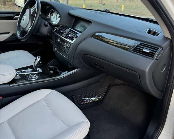 Белый БМВ Х3, объемом двигателя 2 л и пробегом 180 тыс. км за 14300 $, фото 9 на Automoto.ua