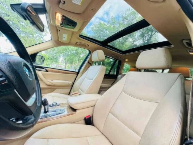 Белый БМВ Х3, объемом двигателя 3 л и пробегом 84 тыс. км за 3700 $, фото 7 на Automoto.ua