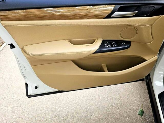 Белый БМВ Х3, объемом двигателя 2 л и пробегом 240 тыс. км за 13999 $, фото 3 на Automoto.ua