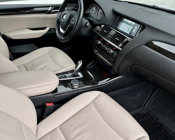 Белый БМВ Х3, объемом двигателя 2 л и пробегом 165 тыс. км за 16800 $, фото 18 на Automoto.ua