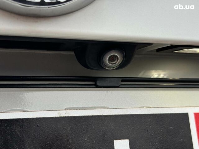 Белый БМВ Х3, объемом двигателя 2 л и пробегом 260 тыс. км за 19940 $, фото 7 на Automoto.ua