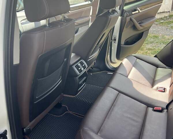 Белый БМВ Х3, объемом двигателя 2 л и пробегом 106 тыс. км за 22800 $, фото 3 на Automoto.ua