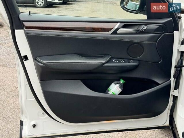 Белый БМВ Х3, объемом двигателя 2 л и пробегом 260 тыс. км за 19940 $, фото 13 на Automoto.ua
