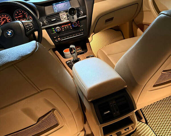 Белый БМВ Х3, объемом двигателя 2 л и пробегом 220 тыс. км за 16700 $, фото 5 на Automoto.ua