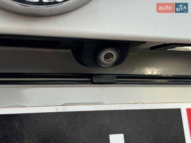 Белый БМВ Х3, объемом двигателя 2 л и пробегом 260 тыс. км за 19940 $, фото 7 на Automoto.ua