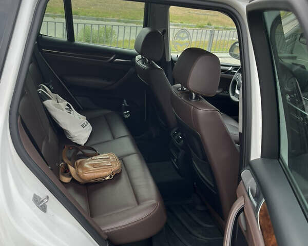 Белый БМВ Х3, объемом двигателя 3 л и пробегом 165 тыс. км за 21000 $, фото 5 на Automoto.ua