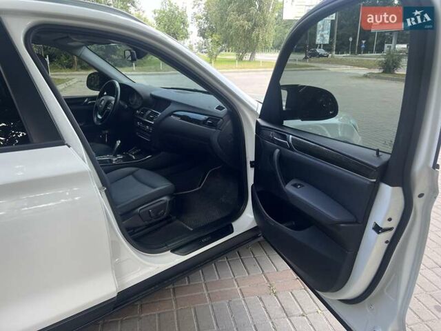 Білий БМВ Х3, об'ємом двигуна 2 л та пробігом 181 тис. км за 19200 $, фото 1 на Automoto.ua