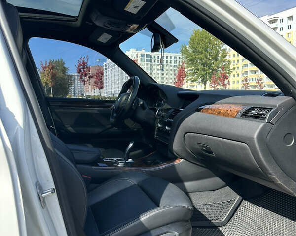 Белый БМВ Х3, объемом двигателя 2 л и пробегом 260 тыс. км за 21000 $, фото 10 на Automoto.ua