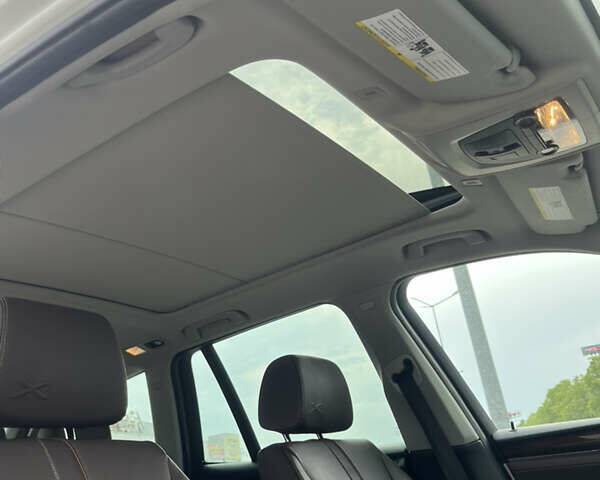 Белый БМВ Х3, объемом двигателя 3 л и пробегом 165 тыс. км за 21000 $, фото 7 на Automoto.ua