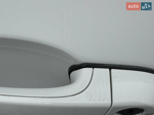 Белый БМВ Х3, объемом двигателя 2 л и пробегом 199 тыс. км за 14850 $, фото 19 на Automoto.ua