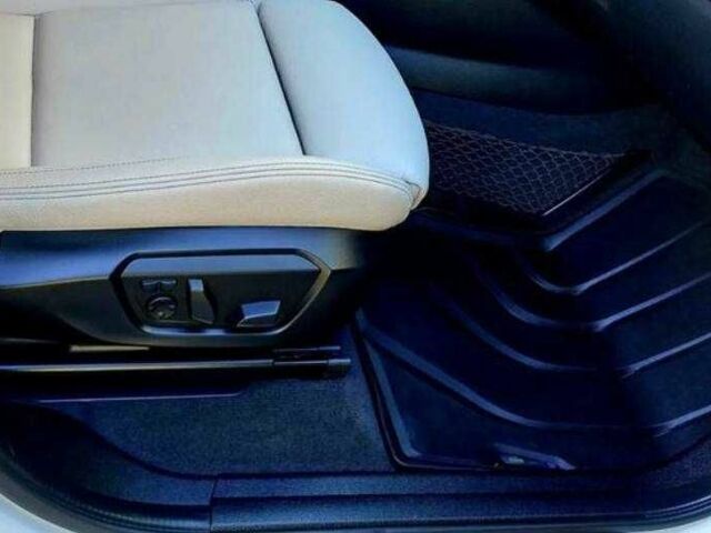 Белый БМВ Х3, объемом двигателя 3 л и пробегом 88 тыс. км за 12400 $, фото 12 на Automoto.ua