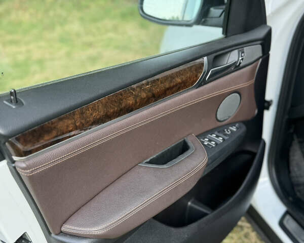 Белый БМВ Х3, объемом двигателя 2.98 л и пробегом 98 тыс. км за 19800 $, фото 4 на Automoto.ua