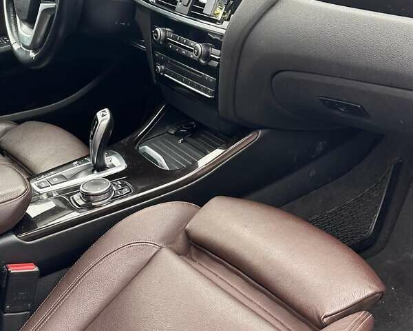 Белый БМВ Х3, объемом двигателя 2 л и пробегом 214 тыс. км за 19599 $, фото 7 на Automoto.ua