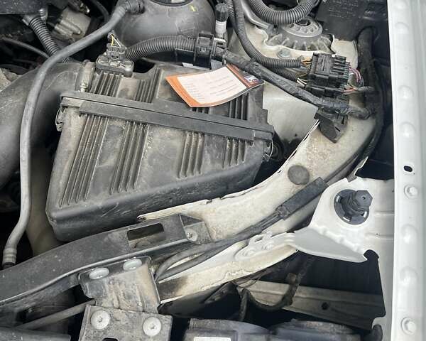 Білий БМВ Х3, об'ємом двигуна 2 л та пробігом 181 тис. км за 19200 $, фото 9 на Automoto.ua