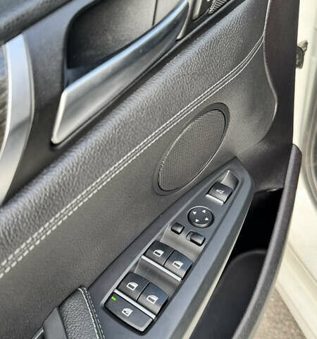 Белый БМВ Х3, объемом двигателя 2 л и пробегом 215 тыс. км за 15999 $, фото 18 на Automoto.ua