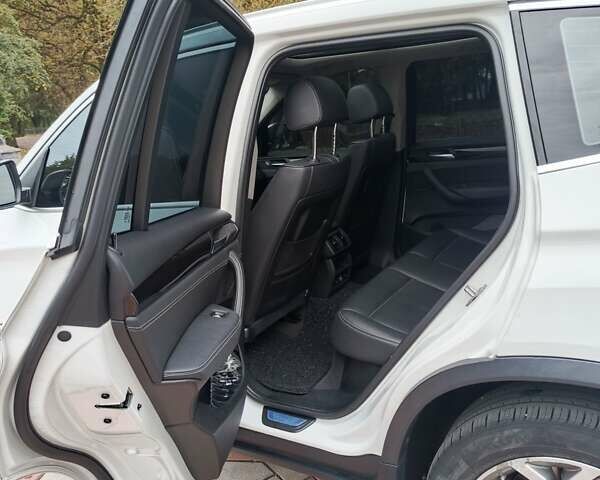 Белый БМВ Х3, объемом двигателя 2 л и пробегом 170 тыс. км за 20500 $, фото 3 на Automoto.ua