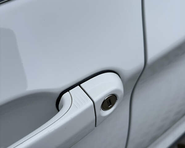 Белый БМВ Х3, объемом двигателя 2 л и пробегом 199 тыс. км за 15199 $, фото 31 на Automoto.ua