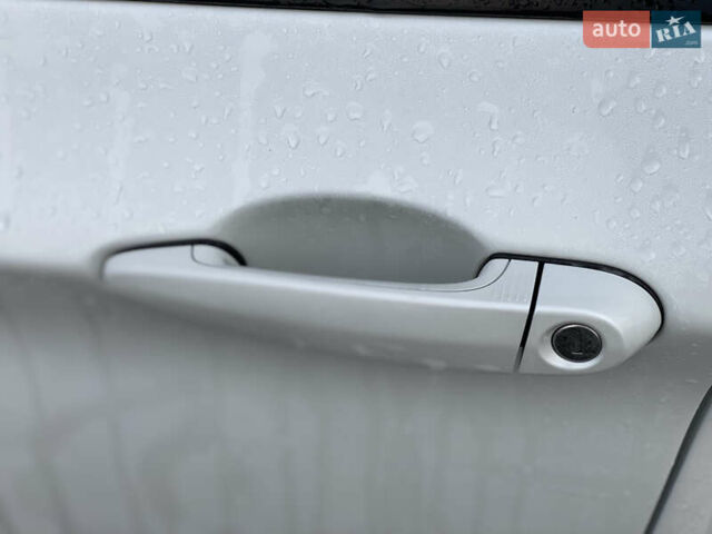 Белый БМВ Х3, объемом двигателя 3 л и пробегом 188 тыс. км за 15400 $, фото 49 на Automoto.ua