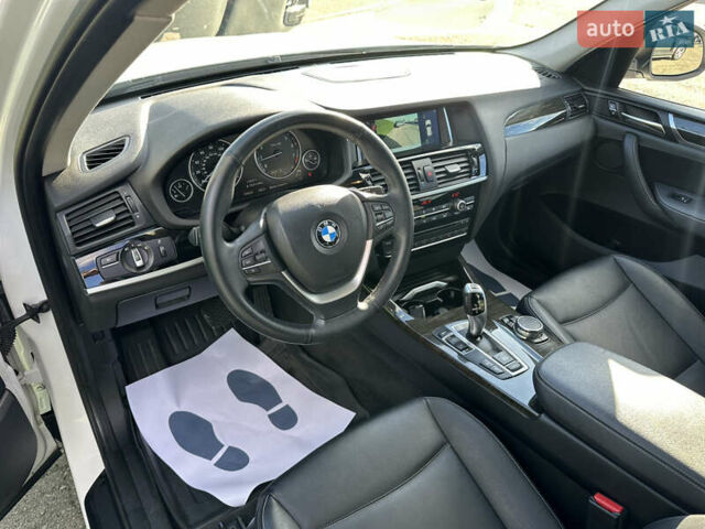 Білий БМВ Х3, об'ємом двигуна 2 л та пробігом 104 тис. км за 17500 $, фото 13 на Automoto.ua