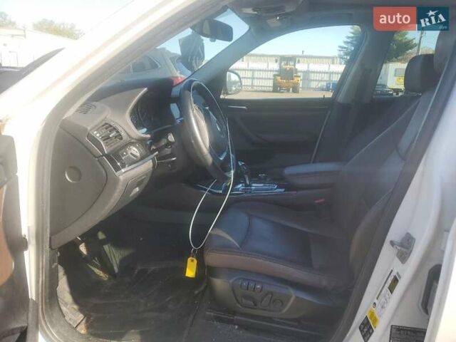 Белый БМВ Х3, объемом двигателя 2 л и пробегом 160 тыс. км за 2900 $, фото 6 на Automoto.ua