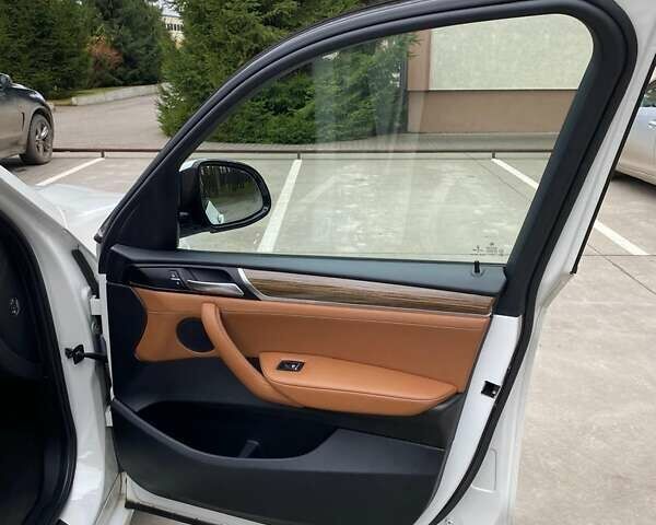 Білий БМВ Х3, об'ємом двигуна 2 л та пробігом 165 тис. км за 24800 $, фото 12 на Automoto.ua