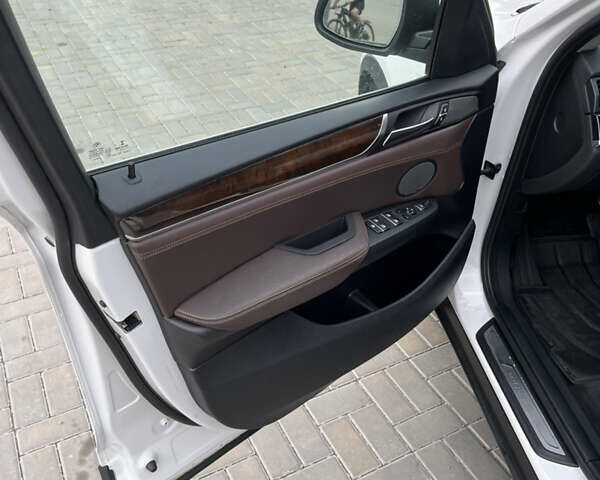 Белый БМВ Х3, объемом двигателя 3 л и пробегом 165 тыс. км за 21000 $, фото 9 на Automoto.ua