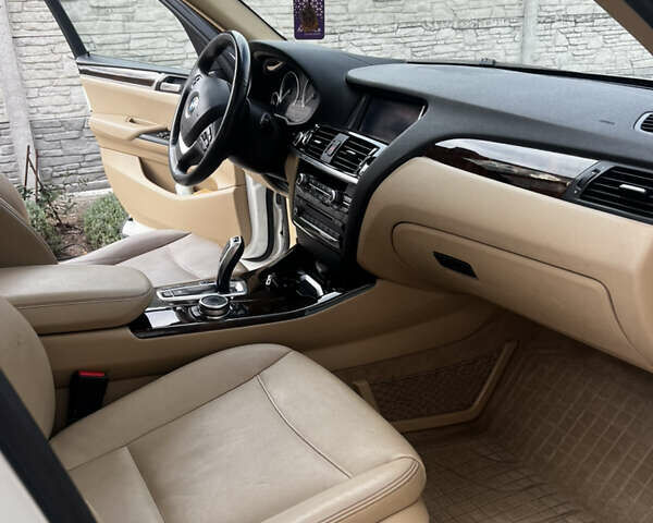 Белый БМВ Х3, объемом двигателя 2 л и пробегом 219 тыс. км за 15300 $, фото 8 на Automoto.ua