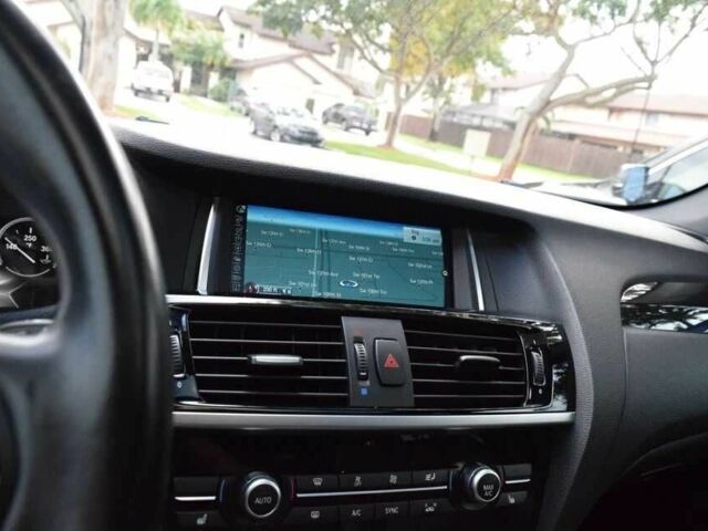 Белый БМВ Х3, объемом двигателя 3 л и пробегом 74 тыс. км за 5900 $, фото 5 на Automoto.ua