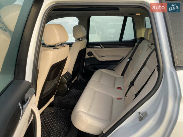 Белый БМВ Х3, объемом двигателя 3 л и пробегом 188 тыс. км за 15400 $, фото 87 на Automoto.ua