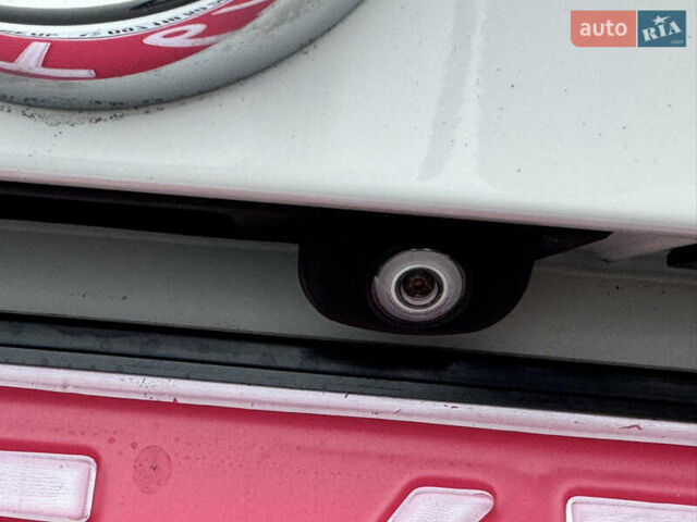 Белый БМВ Х3, объемом двигателя 2 л и пробегом 199 тыс. км за 14850 $, фото 18 на Automoto.ua