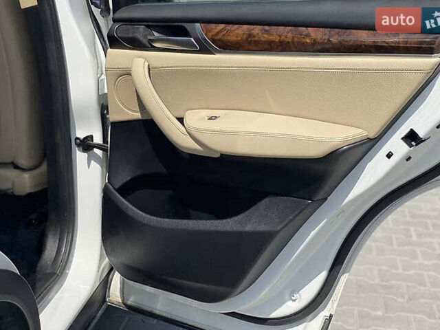 Білий БМВ Х3, об'ємом двигуна 2 л та пробігом 159 тис. км за 19200 $, фото 19 на Automoto.ua