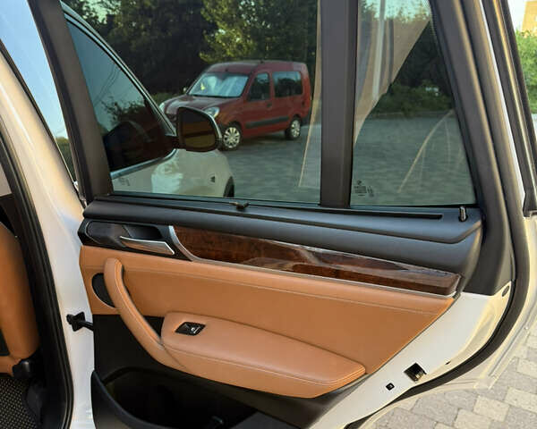 Белый БМВ Х3, объемом двигателя 2 л и пробегом 68 тыс. км за 18900 $, фото 29 на Automoto.ua