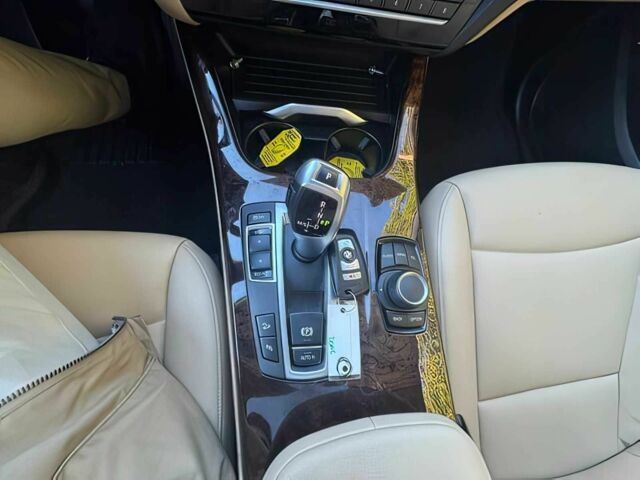 Білий БМВ Х3, об'ємом двигуна 2 л та пробігом 75 тис. км за 9900 $, фото 8 на Automoto.ua