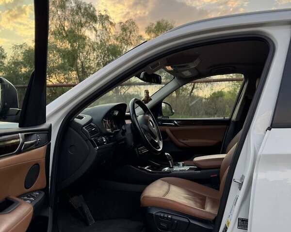 Білий БМВ Х3, об'ємом двигуна 2 л та пробігом 210 тис. км за 15800 $, фото 16 на Automoto.ua