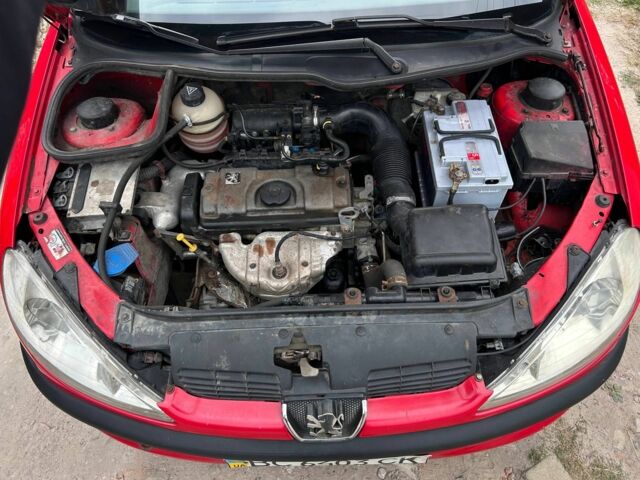 Білий БМВ Х3, об'ємом двигуна 2 л та пробігом 176 тис. км за 18000 $, фото 14 на Automoto.ua